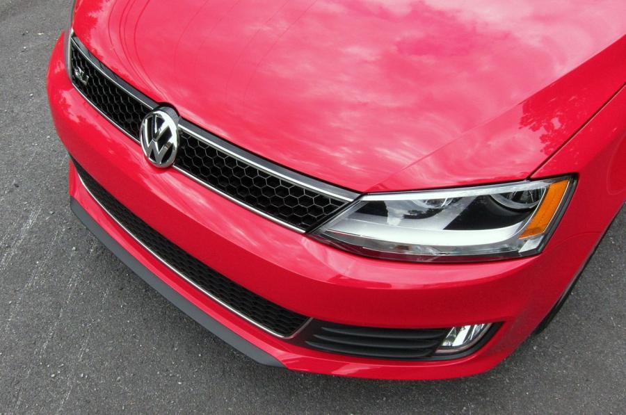  Volkswagen Jetta GLI 2012 года  (фото 3 из 49)